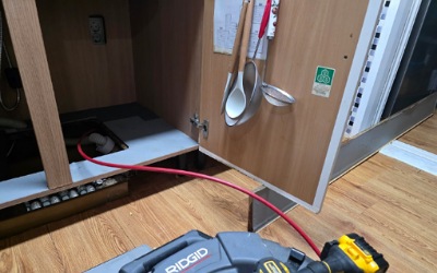 굳어버린 동물성 지방과의 한판 승부가 펼쳐진 치열한 현장